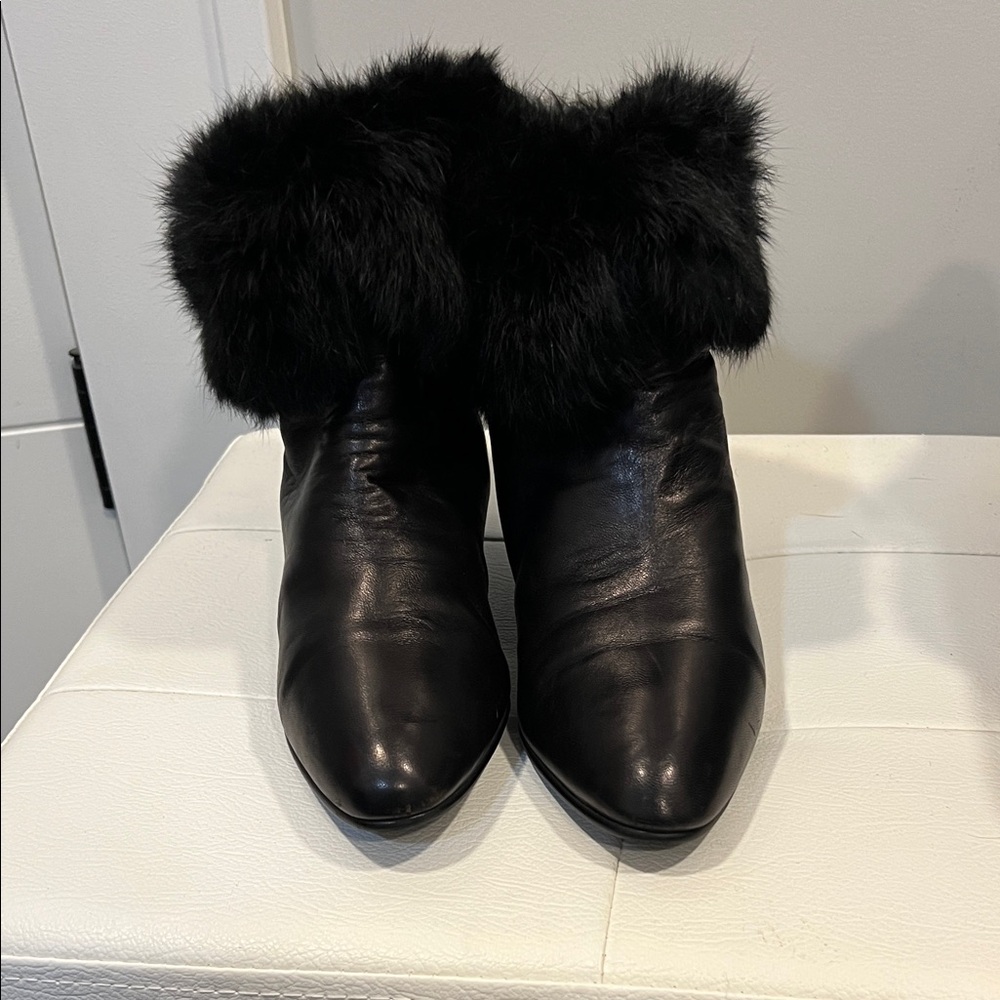 Chic Black Fur-Trimmed Ankle Booties